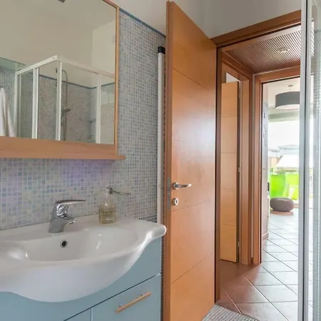 Luxury アパート パデンゲ・スル・ガルダ